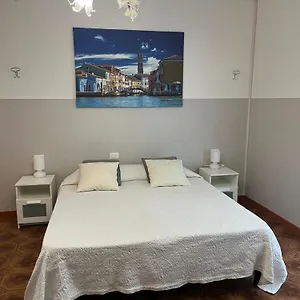 לינה וארוחת בוקר Airport Venice Diego, טסרה